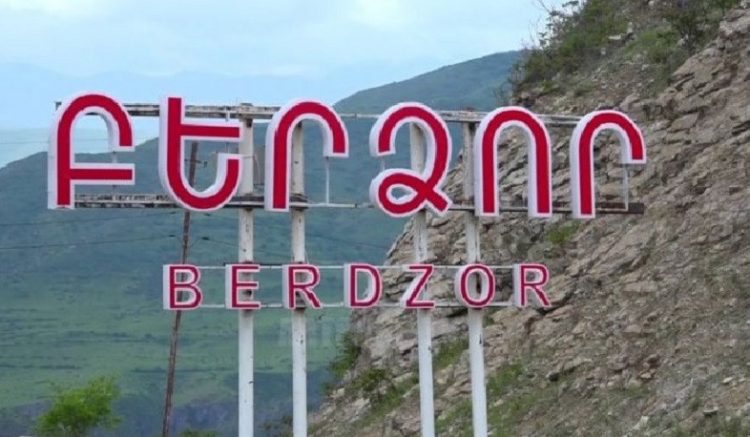 Власти Азербайджана заявили о планах заселить Шуши и Бердзор