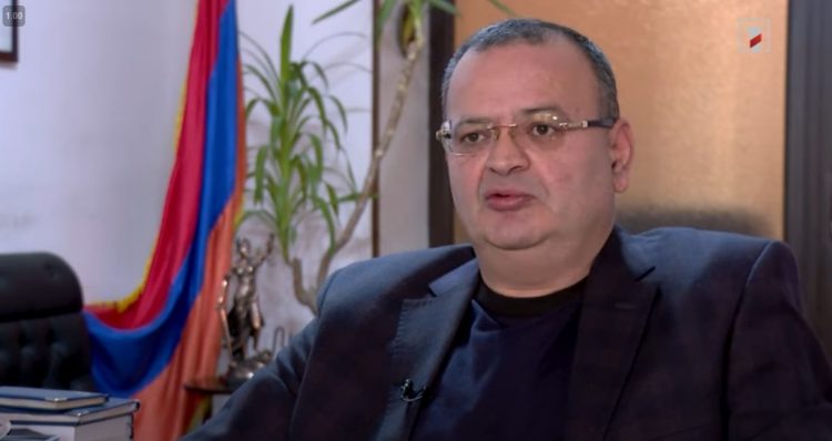 Բենզինով վառելու հանգամանքը դեռ քիչ է ասելու, որ դա կապ ունի տուժողների մահվան հետ. մեղադրվող սպայի պաշտպան
