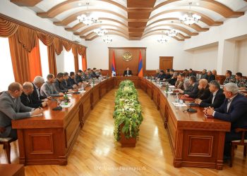 Արցախի պետնախարարին զեկուցվել է ապաստարանների վիճակի մասին