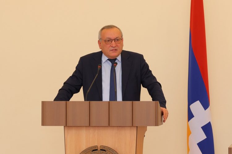 «Խելքի եկե´ք, զսպեք հարստանալու մոլուցքը, դժվարն ուտելը չէ, դժվարը մարսելն է»․ Արցախի ԱԺ նախագահի կոչը