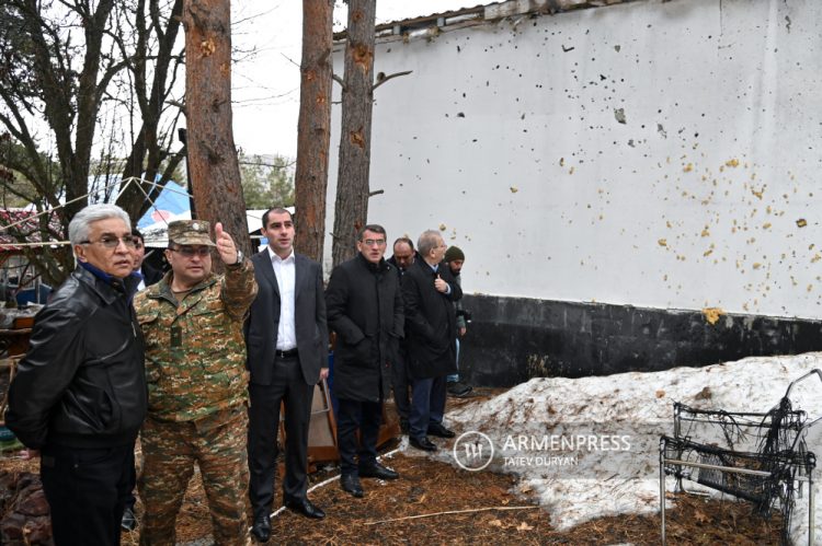 Генсек ОДКБ провел в Джермуке встречи с властями и армянскими военными