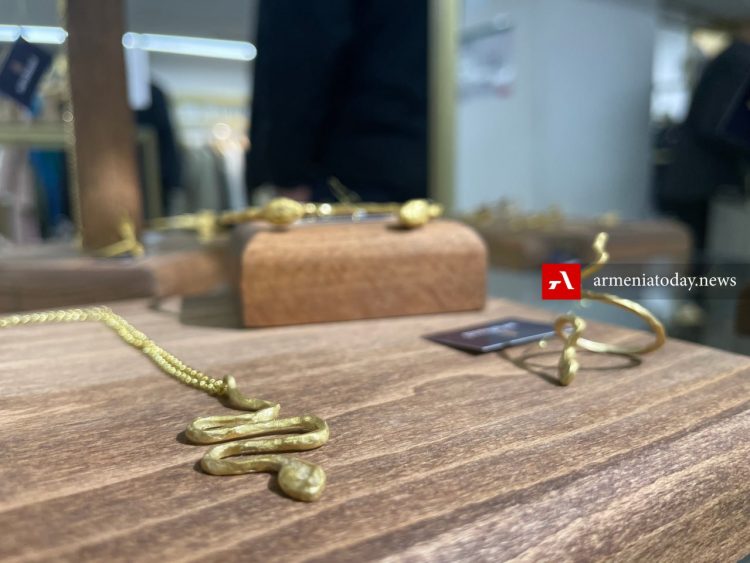 «Եթե ուզում եք գործը գլուխ բերել, կնոջը կանչեք». նվերների գաղափարներ մարտի 8-ի համար