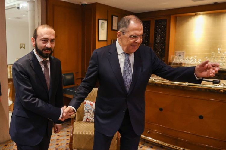 Լավրովը Բաքվի հանդիպումներից հետո Միրզոյանի հետ «բանակցությունների ուղղություն է սահմանել»