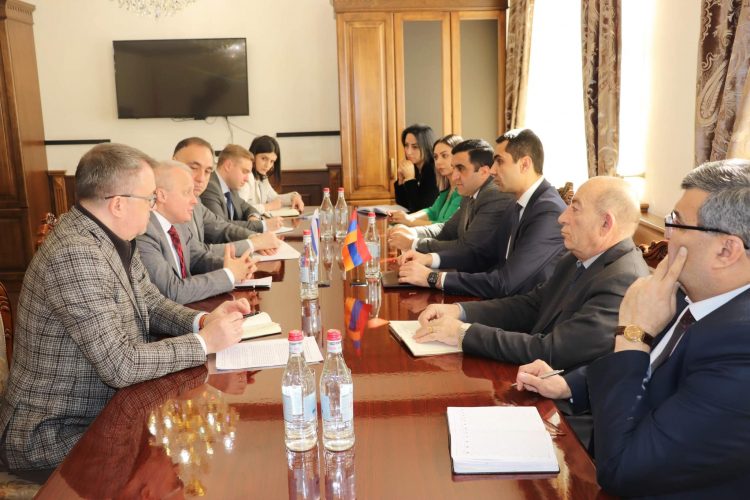 Գեղարքունիքի մարզպետը Սերգեյ Կոպիրկինին պատմել է Ադրբեջանի սեպտեմբերյան ագրեսիայի հետևանքների մասին