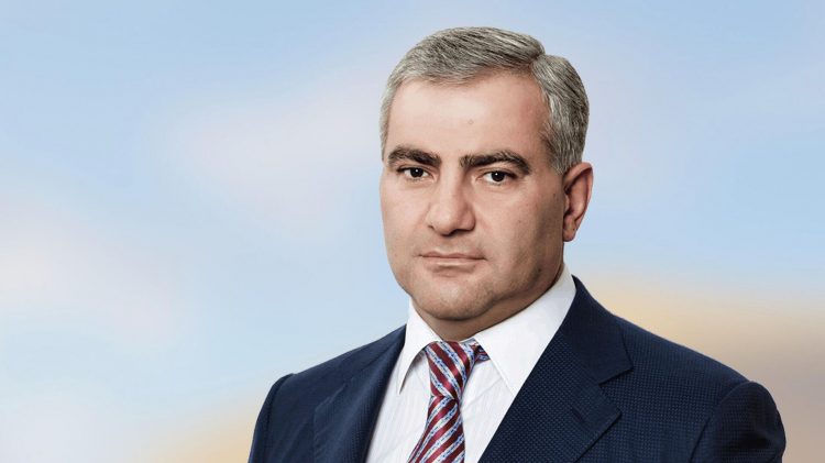 Самвел Карапетян призвал власти Армении не подвергать  риску отношения между Ереваном и Москвой