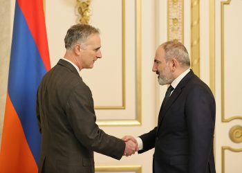 Ադրբեջանը մի կողմից հայտարարում է բանակցելու մասին, մյուս կողմից դիմում ահաբեկչության. Փաշինյանը՝ Բոնոյին
