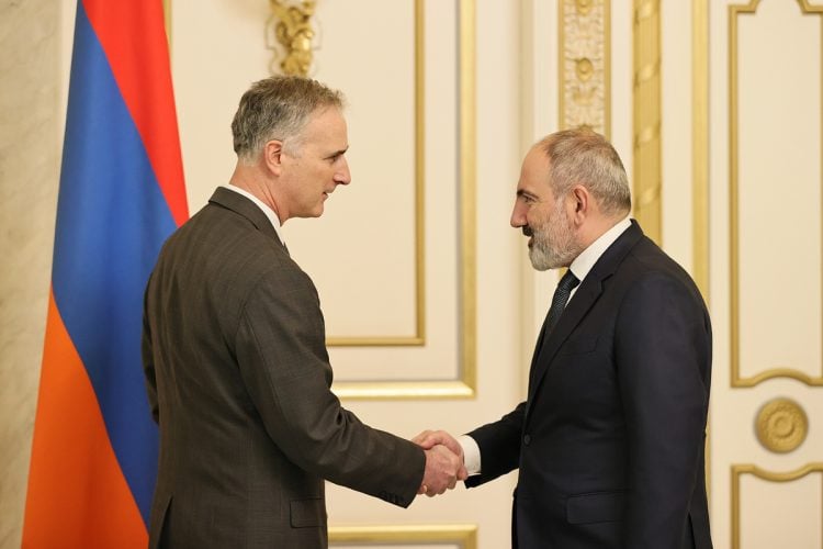 Пашинян обсудил с представителем Госдепа азербайджанскую диверсию в Арцахе