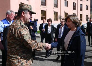 ԳՇ պետը Ֆրանսիայի ԱԳ նախարարին հաղորդել է ԵՄ դիտորդների արդյունավետ աշխատանքի մասին
