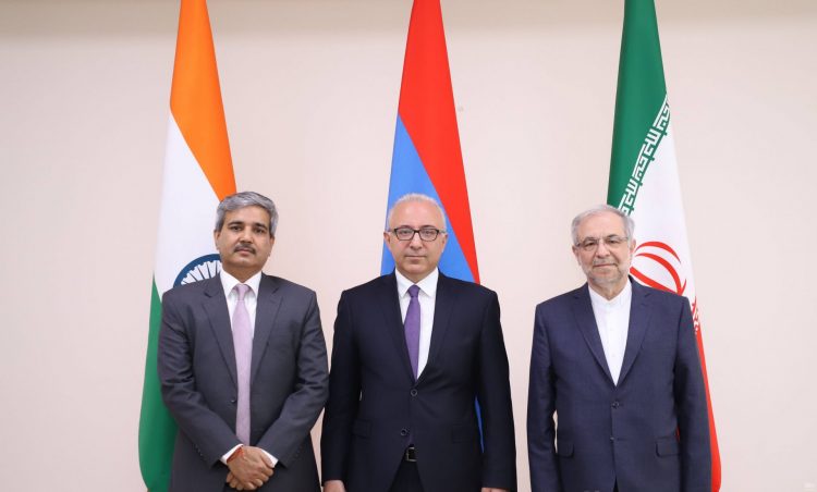 Եռակողմ խորհրդակցություններ՝ Հայաստանի, Իրանի և Հնդկաստանի ԱԳ նախարարությունների միջև