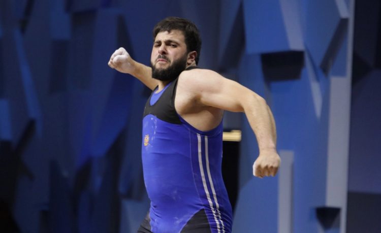 Гарик Карапетян стал чемпионом Европы по тяжелой атлетике и установил новый рекорд