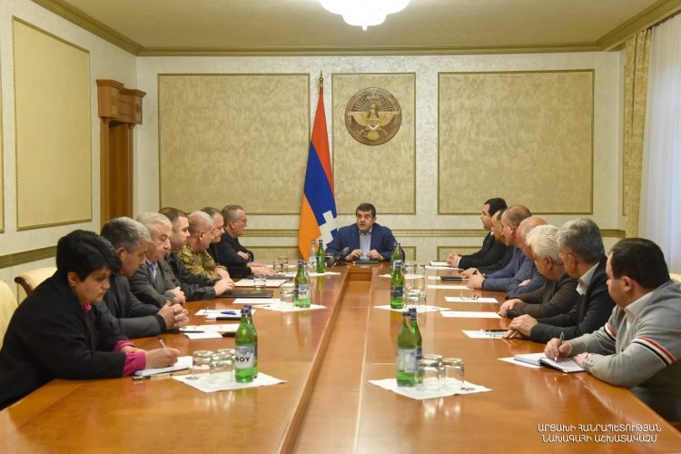 Совбез Арцаха призвал РФ предотвратить установку азербайджанского КПП в Лачинском коридоре