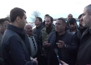 Վարչապետի հետ հանդիպման պահանջով հրդեհից զոհված զինծառայողների հարազատները փակել են Երևան-Սևան մայրուղին