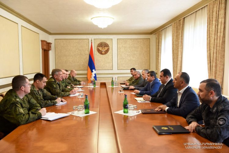 «Разблокировать в сжатые сроки Арцах»: президент Арцаха принял нового командующего миротворцами