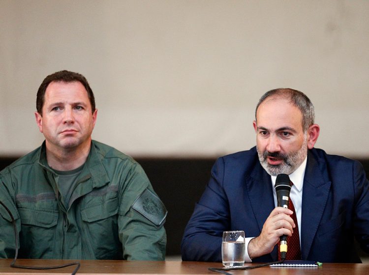 Экс-министр обороны предложил Пашиняну провести публичное заседание комиссии по 44-дневной войне в Арцахе