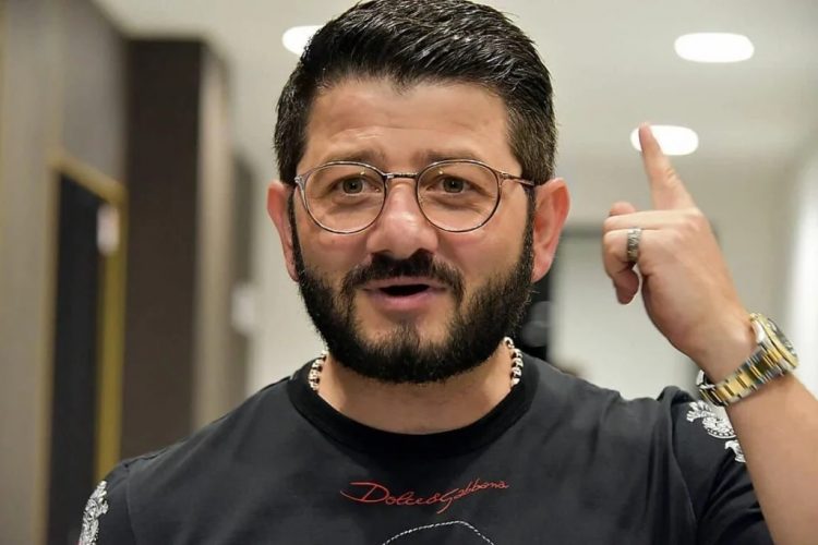 «Որոշել է իրականացնել մոր երազանքը». Գալուստյանի տնօրենը պատմել է արտիստի՝ ՀՀ քաղաքացիություն ստանալու մասին