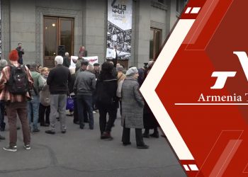 Ուղիղ․ Բողոքի ցույց՝ իշխանությունների հեռացման և Արցախի անկախության ճանաչման պահանջով