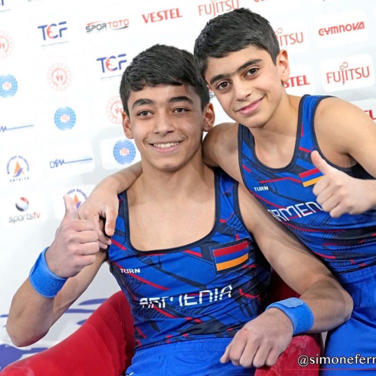 Армянский гимнаст завоевал 2 золотые медали на чемпионате мира в Турции