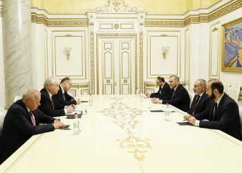 Վարչապետը Խովաևի հետ քննարկել է Արցախի շուրջ տիրող իրավիճակը