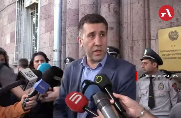 Адвокат рассказал об очной ставке между матерью погибшего военного и сыном премьера