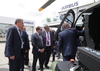 Սուրեն Պապիկյանը «Լը Բուրժե»-ում մասնակցել է «Փարիզի ավիացիոն ցուցահանդեսի» բացմանը