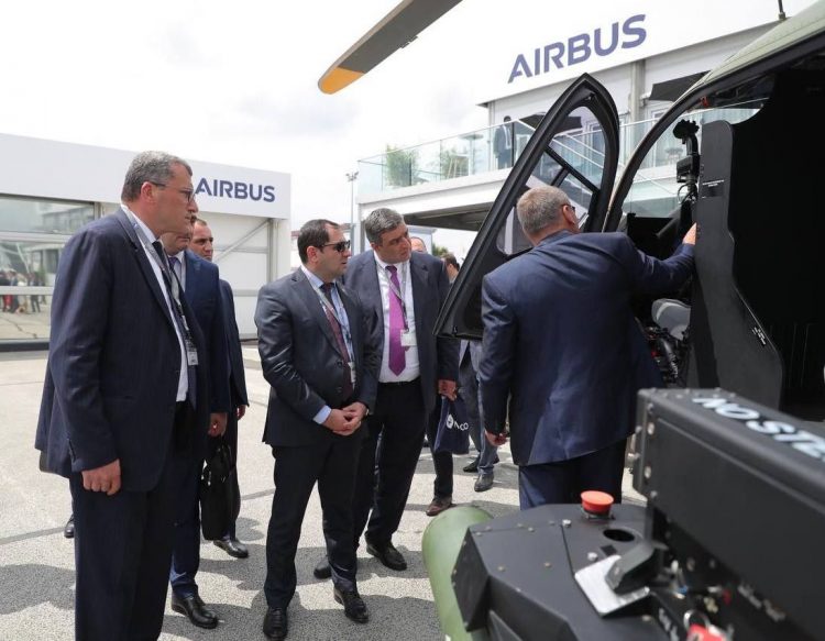 Սուրեն Պապիկյանը «Լը Բուրժե»-ում մասնակցել է «Փարիզի ավիացիոն ցուցահանդեսի» բացմանը