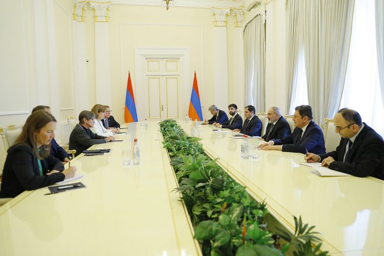 Փաշինյանը Կանզասի պատվիրակության հետ քննարկել է համագործակցությունը տնտեսության և ռազմական կրթության ոլորտներում