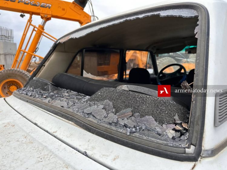Բանակային կորպուսի հրամանատարն օտարերկրյա դեսպաններին է ներկայացրել Երասխում տիրող իրավիճակը՝ Ադրբեջանի գնդակոծությունից հետո (լուսանկարներ, տեսանյութ)