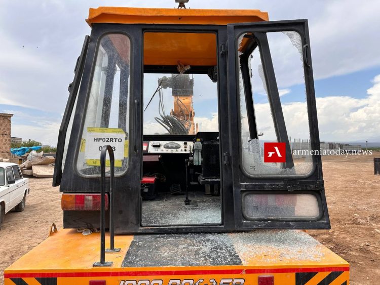 Բանակային կորպուսի հրամանատարն օտարերկրյա դեսպաններին է ներկայացրել Երասխում տիրող իրավիճակը՝ Ադրբեջանի գնդակոծությունից հետո (լուսանկարներ, տեսանյութ)