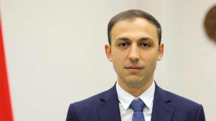 Омбудсмен рассказал о запрете Азербайджана на проезд в Арцах прописанных в Армении граждан