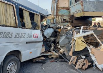 Աշտարակի խճուղում Mercedes Sprinter-ը բախվել է ZIL բեռնատարին. 7 տուժածների մեջ օտարազգիներ կան