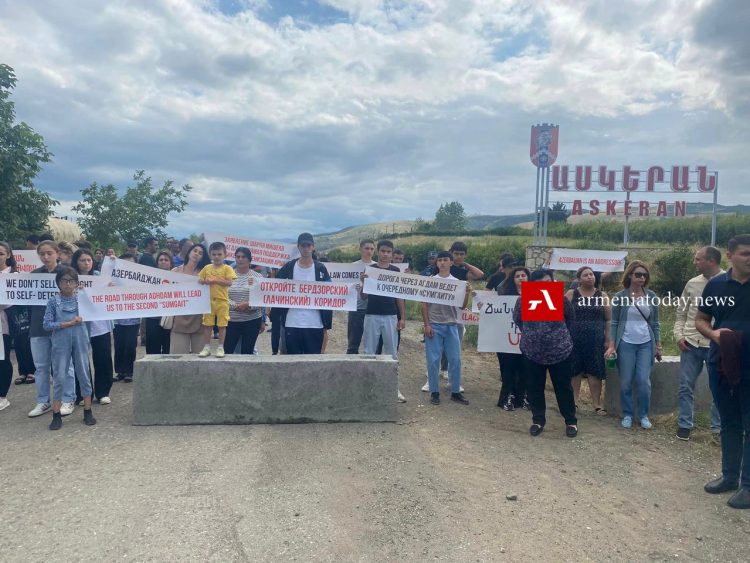 Արցախում բետոնե արգելապատնեշներով փակել են Ասկերան-Ակնա ճանապարհը (լուսանկարներ)