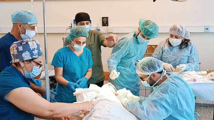 Спитакские врачи борются за жизнь восьмилетнего мальчика после атаки собаки