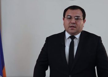 Արցախի պետնախարարը հայտարարել է համաժողովրդական խաղաղ պայքար սկսելու մասին