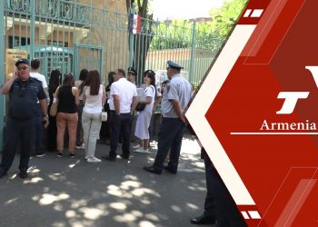 «ՄԵՆՔ ԱՐՑԱԽՆ ԵՆՔ» խորագրով բողոքի ակցիա Երևանում՝ Ֆրանսիայի և ԱՄՆ դեսպանատների դիմաց (ուղիղ)