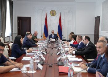 ԱԱԾ տնօրենը հանդիպել է գերիների ու պատանդների հարազատների հետ