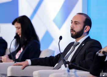 Ներգրավված ենք բանակցային գործընթացում, բայց ականատես ենք լինում Լեռնային Ղարաբաղի պաշարմանը․ Արարատ Միրզոյան