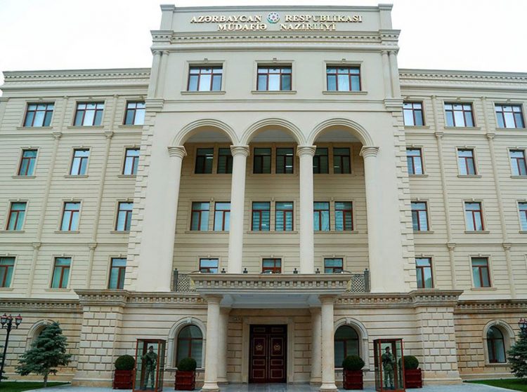Азербайджан сообщил о ранении своего военного на границе с Арменией