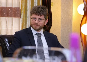 ՀՀ-ում Ֆրանսիայի դեսպանն այցելել է Եռաբլուր (լուսանկարներ)