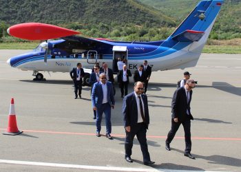 Արայիկ Հարությունյանն ու Արմեն Գրիգորյանը ներկայացուցչական չվերթով մեկնել են Կապան