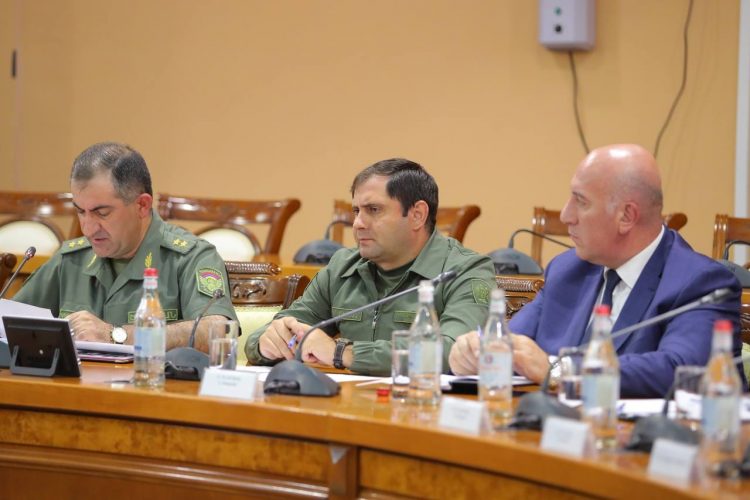 Սուրեն Պապիկյանի գլխավորությամբ տեղի է ունեցել խորհրդակցություն՝ ՀՀ ԶՈՒ խնդրահարույց հարցերի վերաբերյալ
