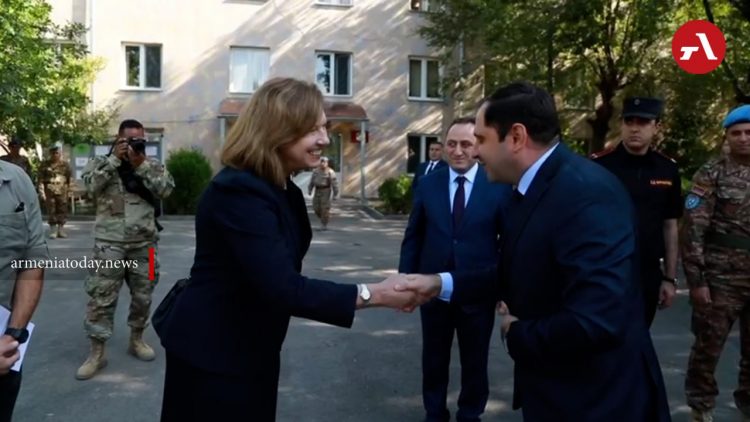 Պապիկյանն ԱՄՆ դեսպանի, ռազմական կցորդների հետ դիտարկել է «Արծիվ գործընկեր» զորավարժությունների ընթացքը