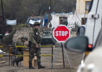 Омбудсмен Армении сообщила об обстреле азербайджанцами российских миротворцев