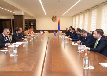 Սուրեն Պապիկյանը Ֆրանսիացի գործընկերներին ներկայացրել է հայ-ադրբեջանական սահմանին տիրող իրավիճակը