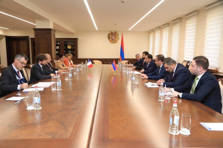 Սուրեն Պապիկյանը Ֆրանսիացի գործընկերներին ներկայացրել է հայ-ադրբեջանական սահմանին տիրող իրավիճակը