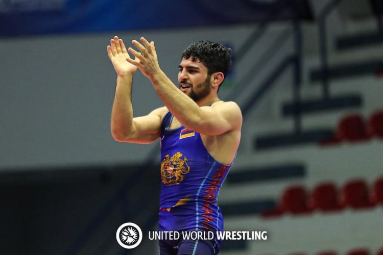 Манвел Хндзрцян стал серебряным призером на чемпионате мира по борьбе