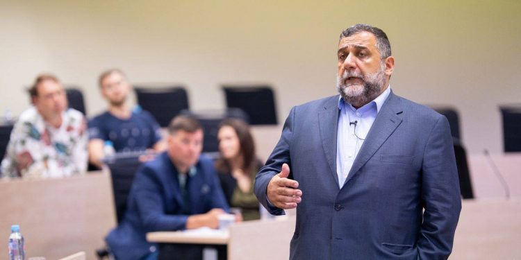 Выпускники «Сколково» призвали мировых лидеров помочь в освобождении Рубена Варданяна