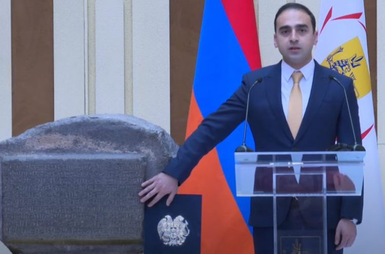 Минздрав разъяснил порядок получения арцахцами медпомощи в Армении в рамках госзаказа