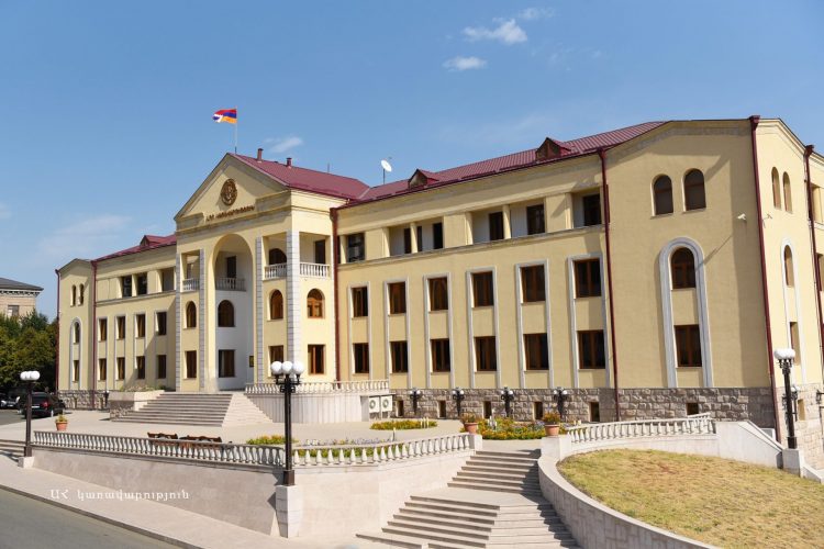 Արցախի կառավարության կողմից տարբեր քաղաքացիներից բնակարաններ կամ գույք գնելու լուրերը կեղծ են․ տեղեկատվական շտաբ