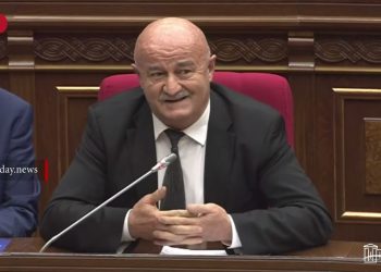 Գոնե հաստատո՞ւմ եք, որ արձակուրդի օրերին խցանումներ գրեթե չկան. Աղազարյանը՝ ՆԳ նախարարին