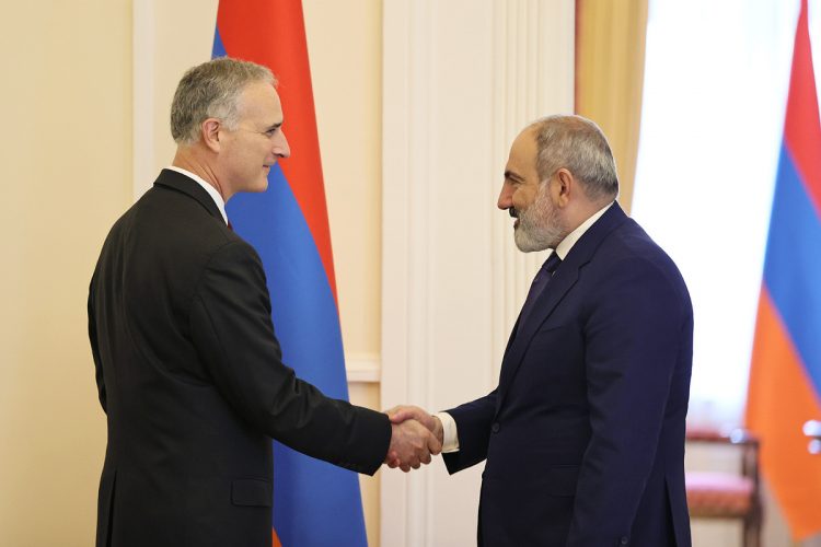 Փաշինյանը ԵԱՀԿ ՄԽ ԱՄՆ համանախագահի հետ քննարկել է Հայաստան-Ադրբեջան հարաբերությունների կարգավորման գործընթացը